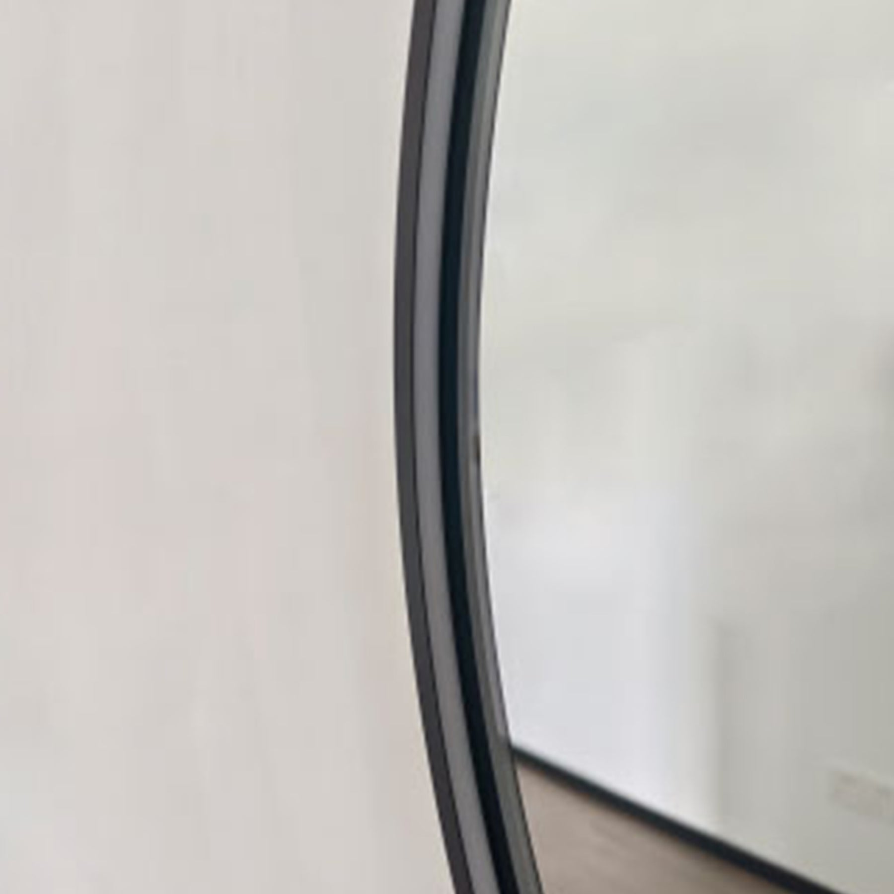 M616 28" Round Ultra-Slim Front-Lit LED Mirror in Black Aluminum Frame